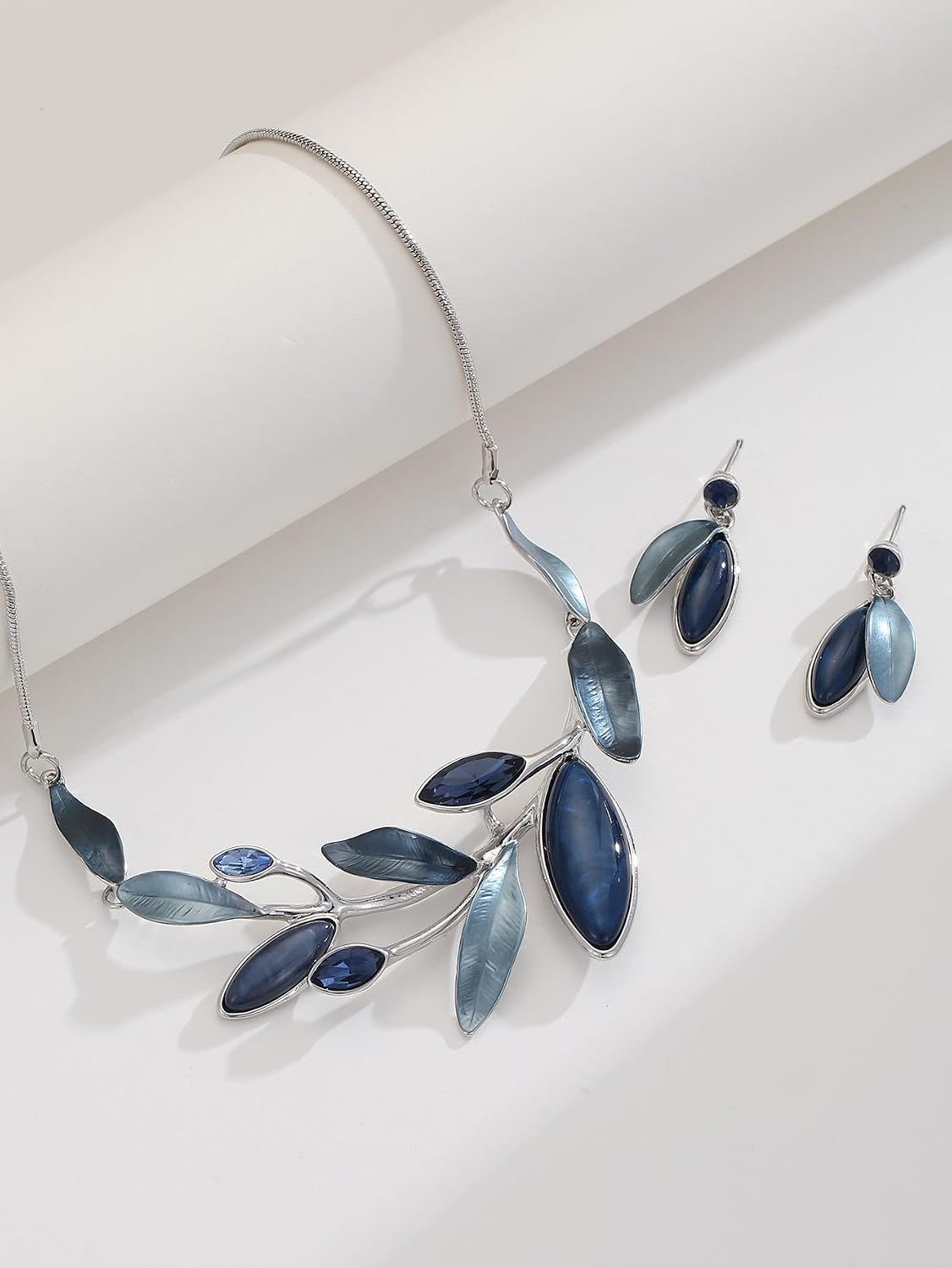 Blue Leaf Motif Jewellery Set - Image 8